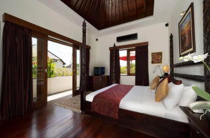 Villa-Kalimaya-IV-Upstairs-guest-bedroom-one-view